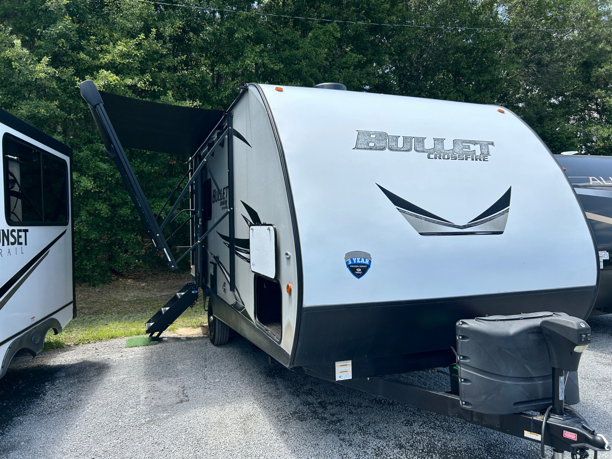 2021 travel-trailer-2021-bullet-crossfire-2716a Crossfire
