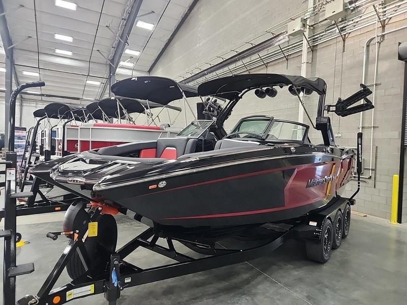 2024 -mastercraft-xstar-s-wake-boat-b-23-043 XStar S