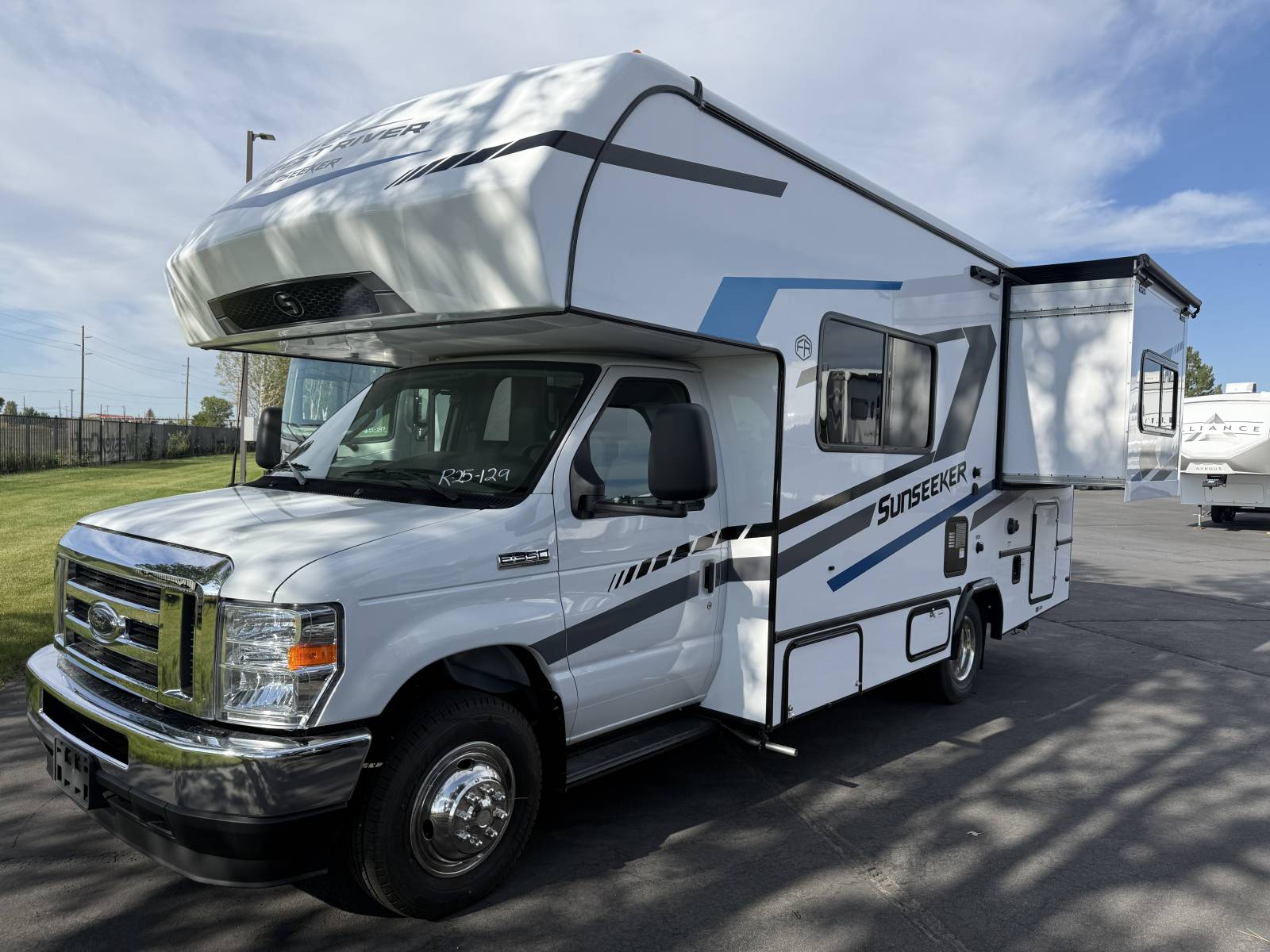 2026 Forest River Sunseeker 2250s Le