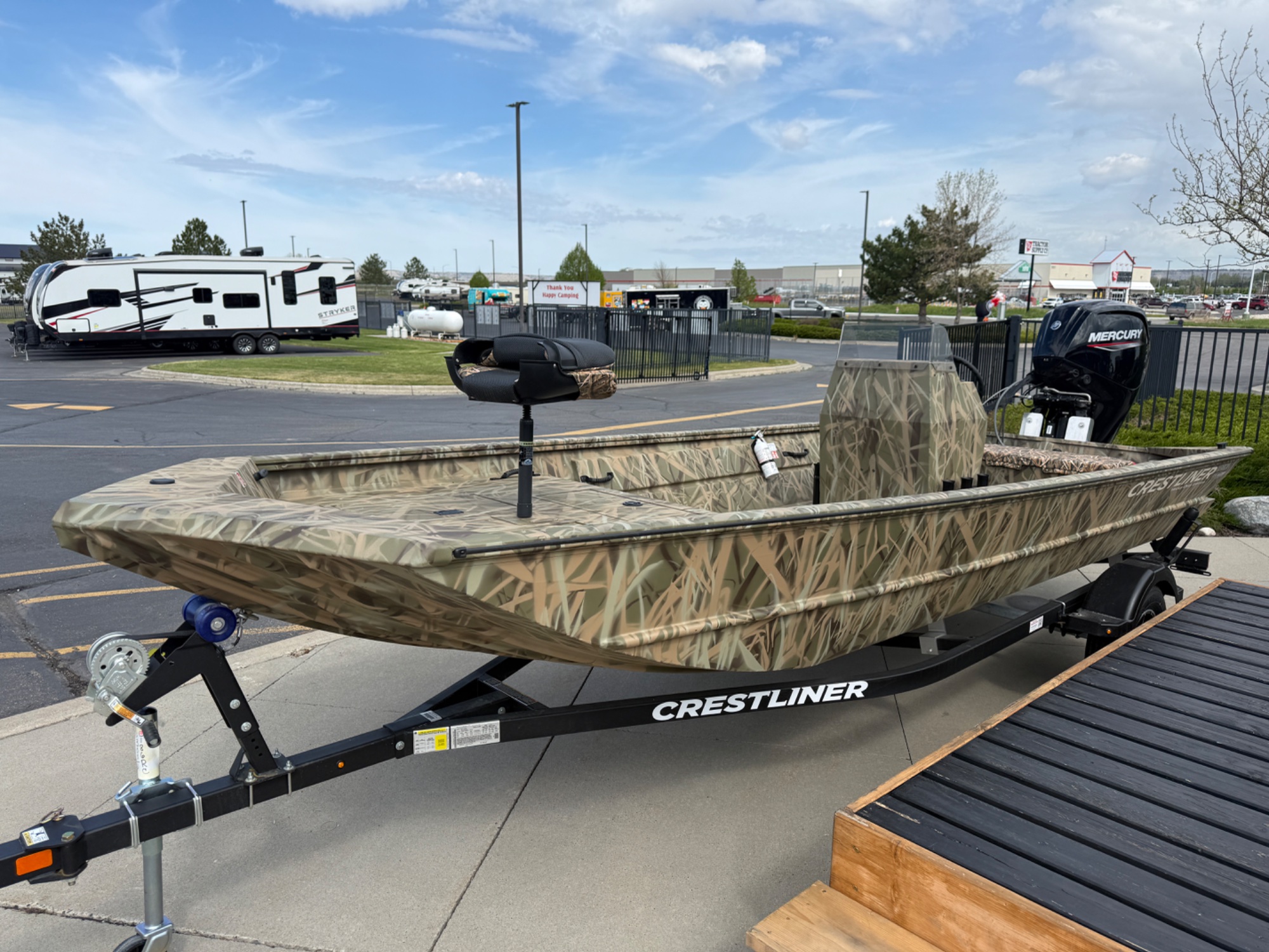 2026 -crestliner-c186rc-fishing-boat-b-25-010 C186RC