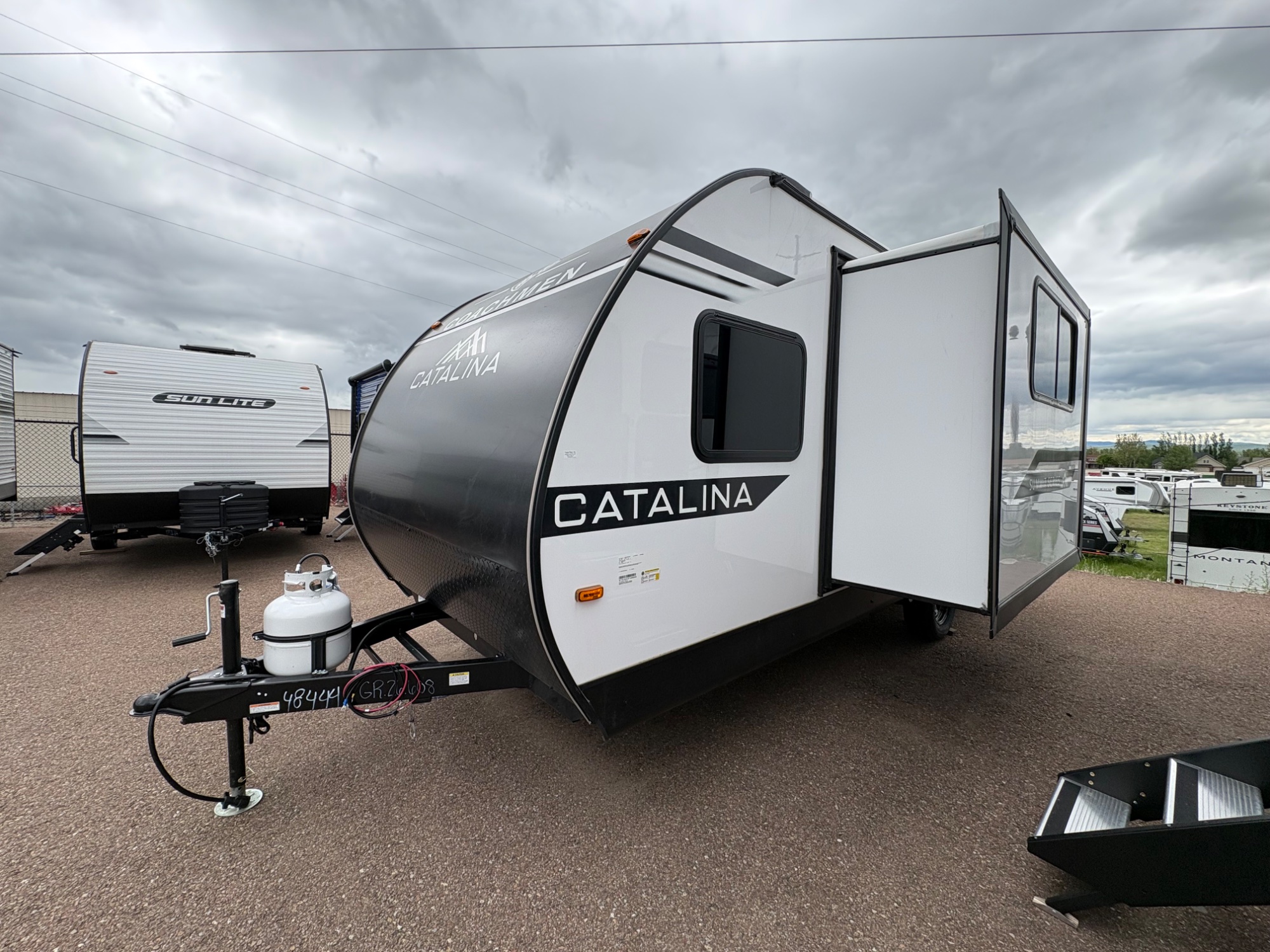 2026 Coachmen Catalina Summit Series 7 184bhs