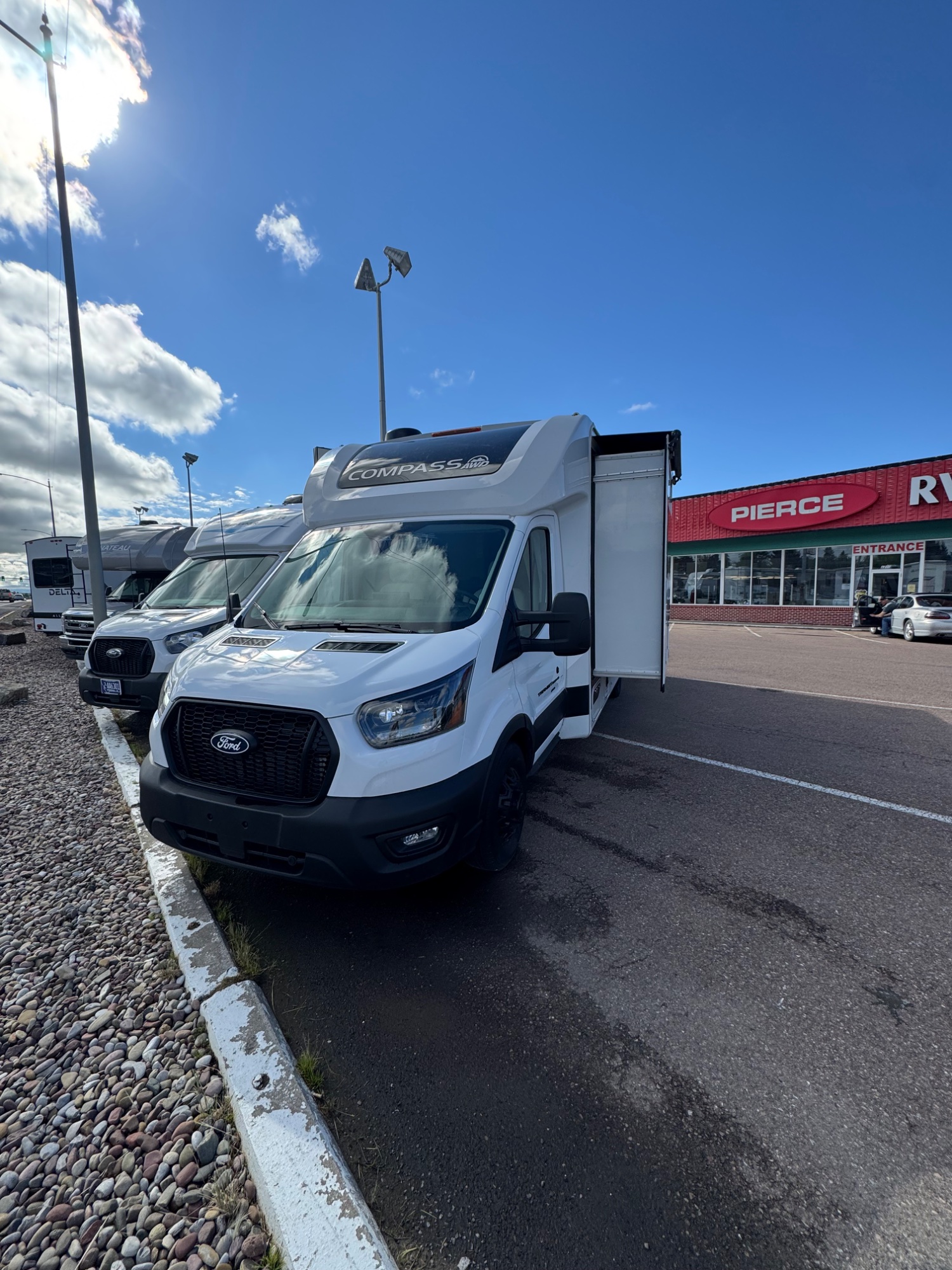 2027 Thor Motor Coach Compass 24kb