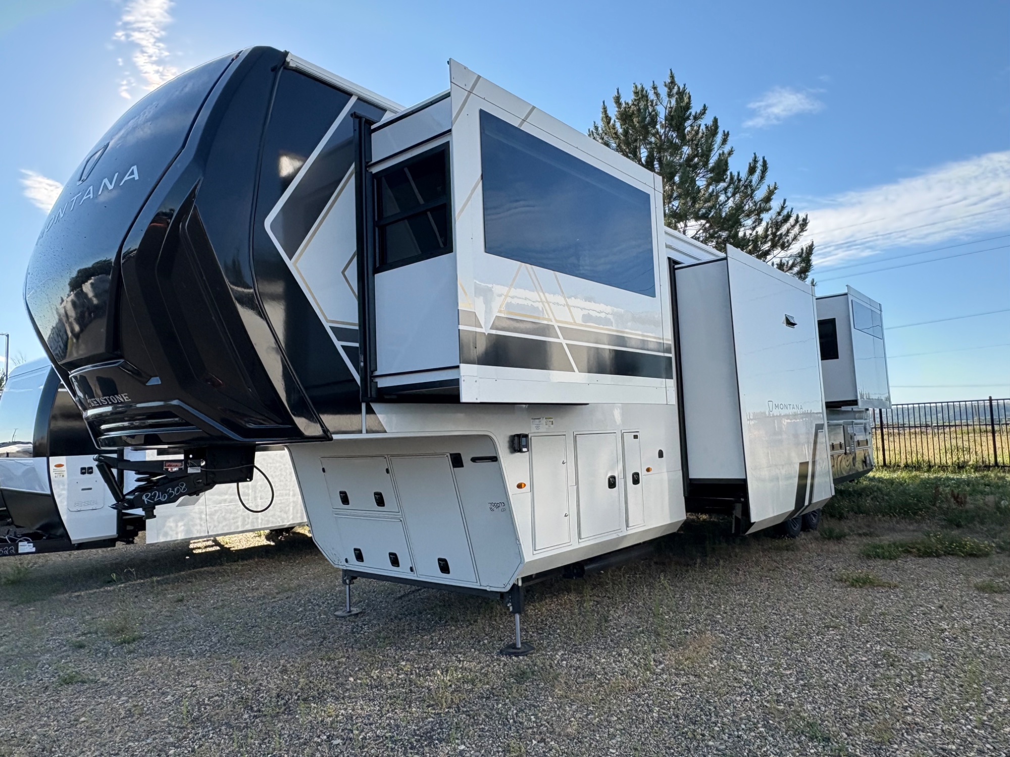 2027 Keystone Montana