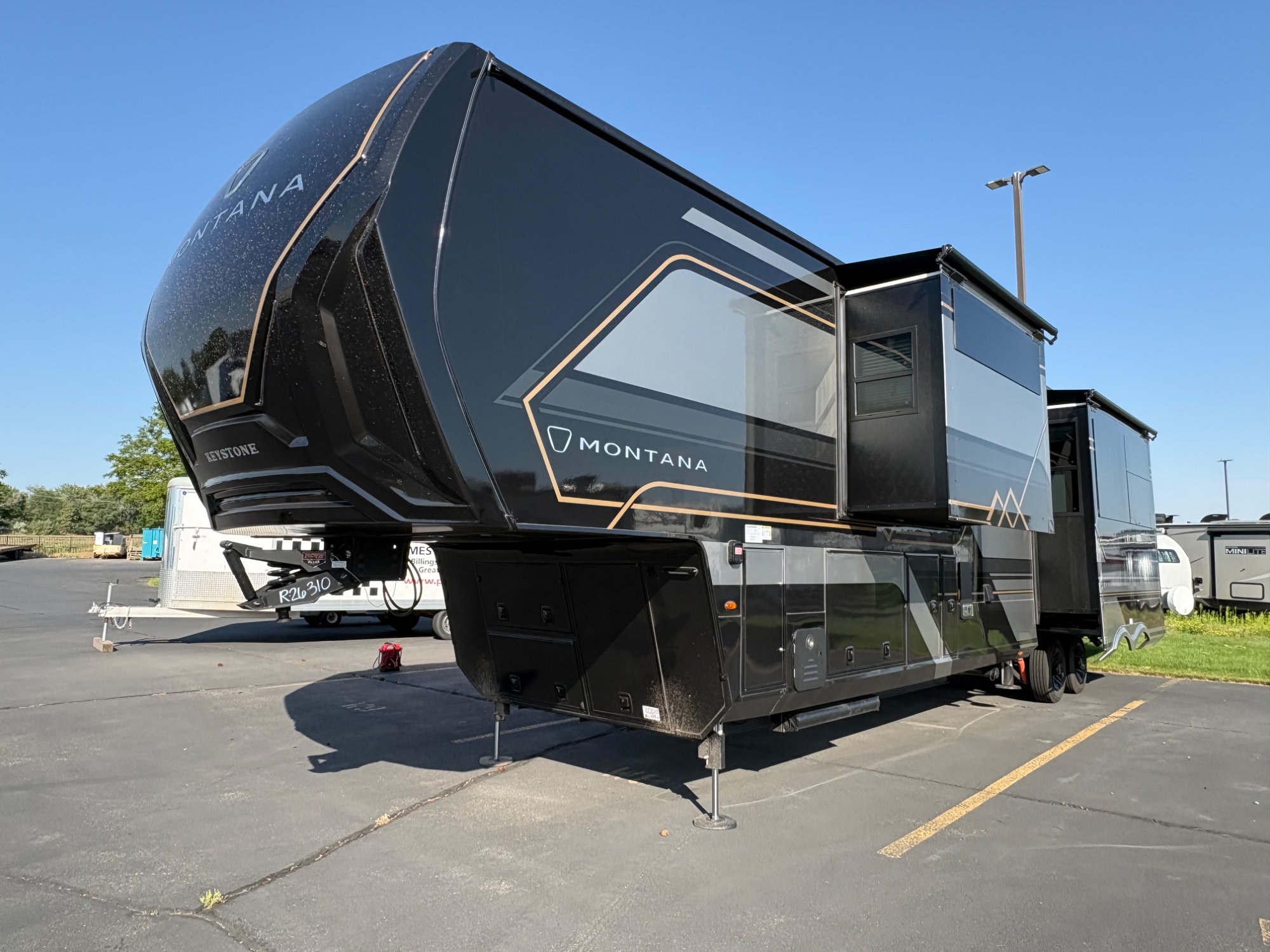 2027 Keystone Montana