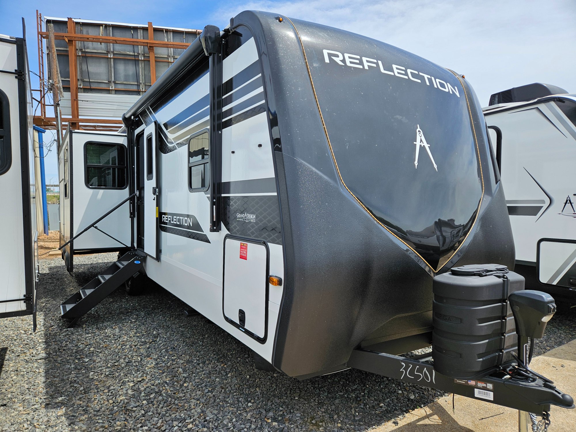 2026 Grand Design Reflection (Travel Trailer) 317RSTS for Sale in Bossier City, LA