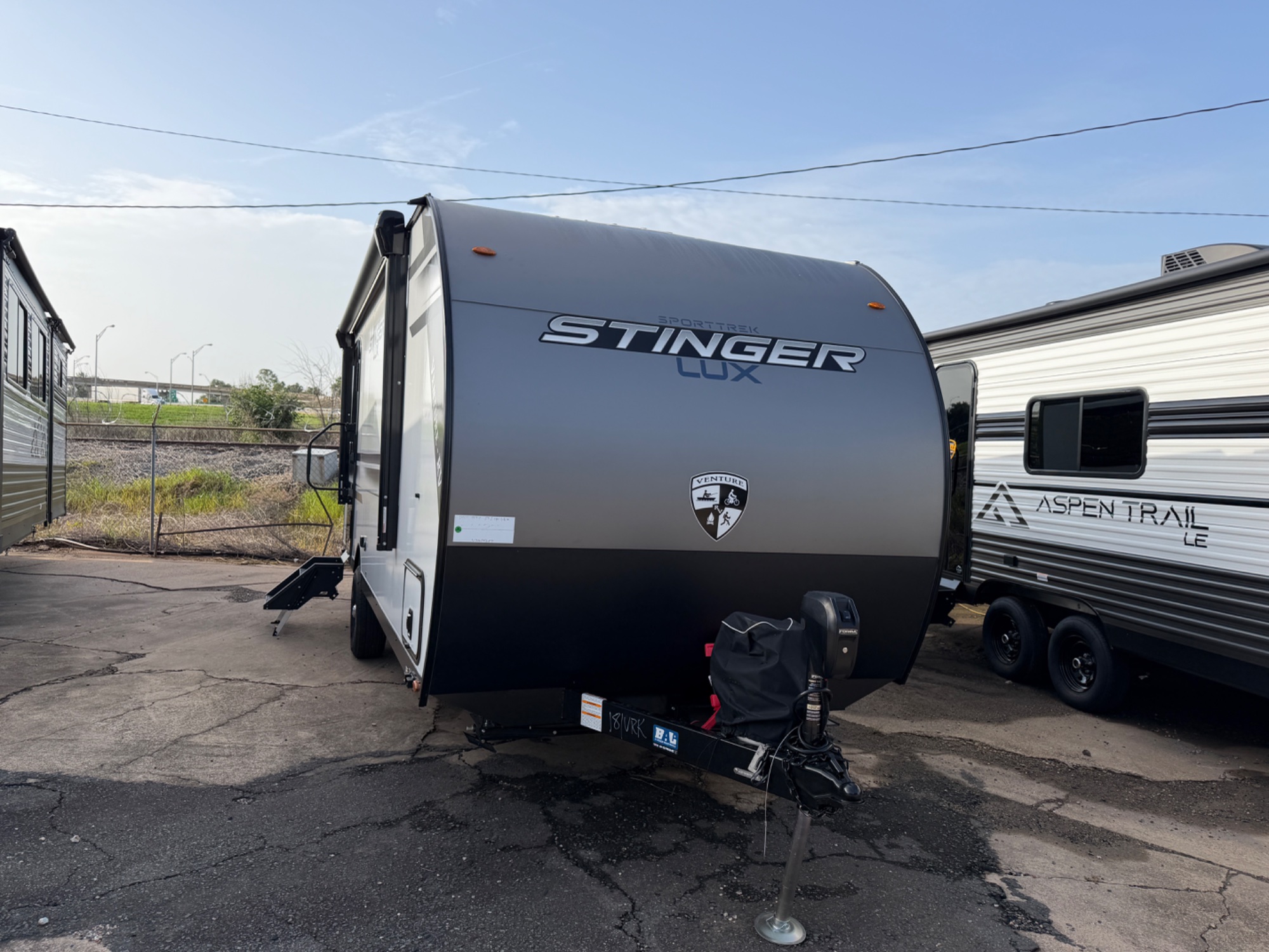 2027 Venture Rv Sporttrek