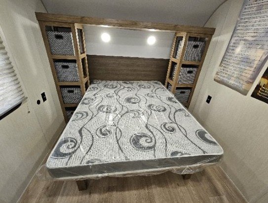 Travel Trailer Without Slide 4