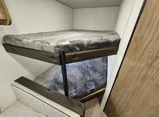 Travel Trailer Without Slide 5