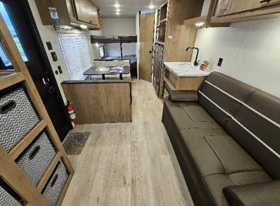 Travel Trailer Without Slide 3
