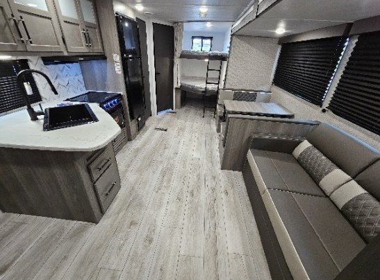 Travel Trailer With Slide 4