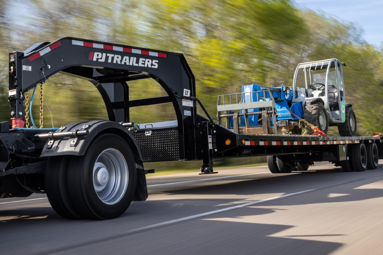 PJ Trailers gooseneck trailer in action