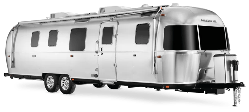 2025 Airstream Classic studio exterior — 3qtr