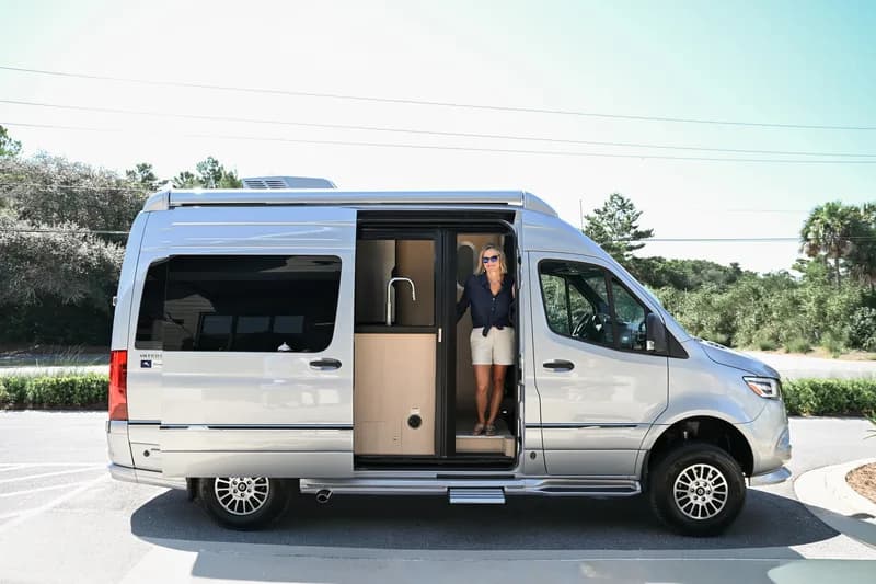2026 Airstream Interstate 19GT interior