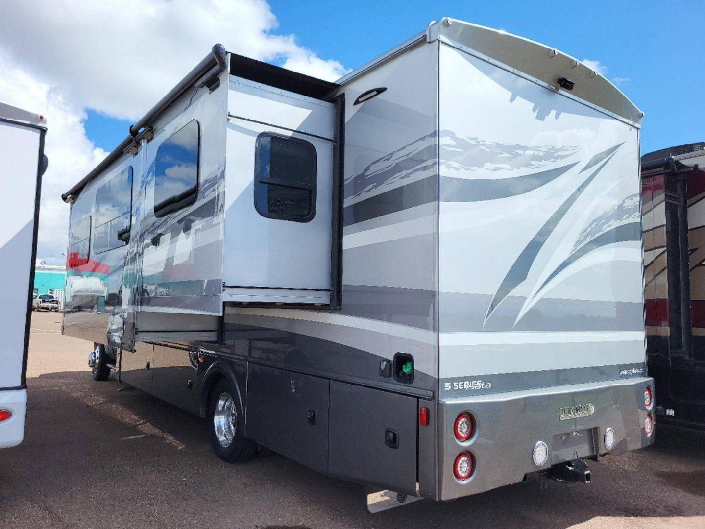 2025 Dynamax 2025 Dynamax Isata 5 - thumbnail 4