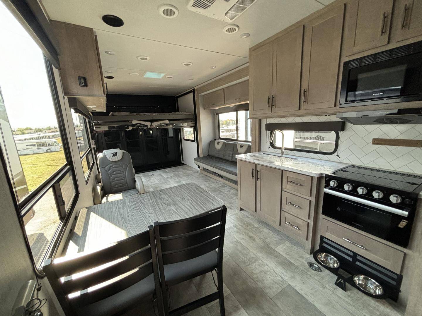 2024 Grand Design 2024 Grand Design Momentum - thumbnail 7