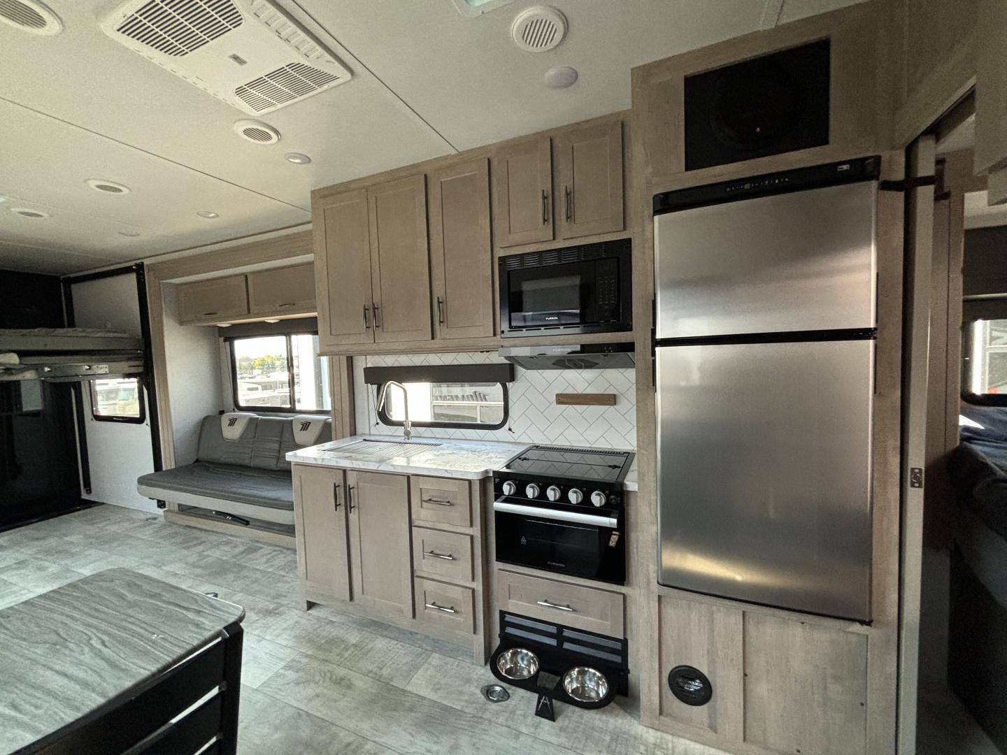 2024 Grand Design 2024 Grand Design Momentum - thumbnail 8