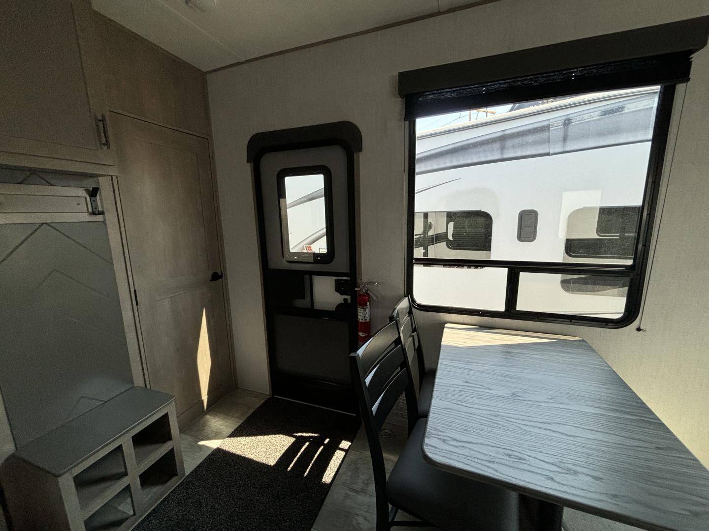 2024 Grand Design 2024 Grand Design Momentum - thumbnail 9