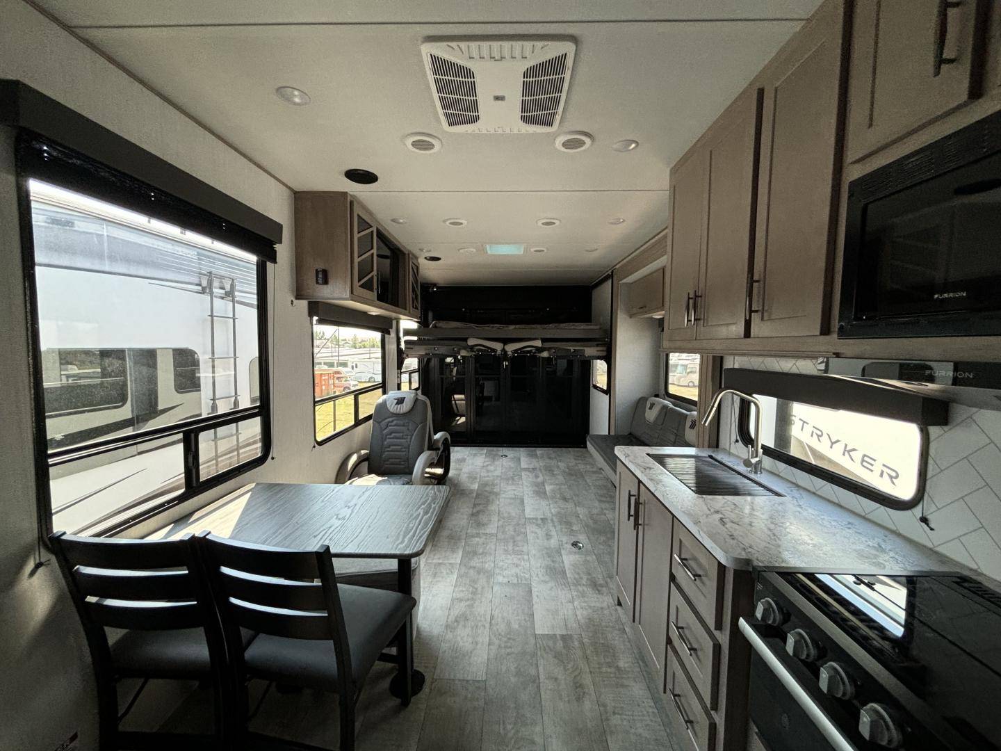 2024 Grand Design 2024 Grand Design Momentum - thumbnail 10