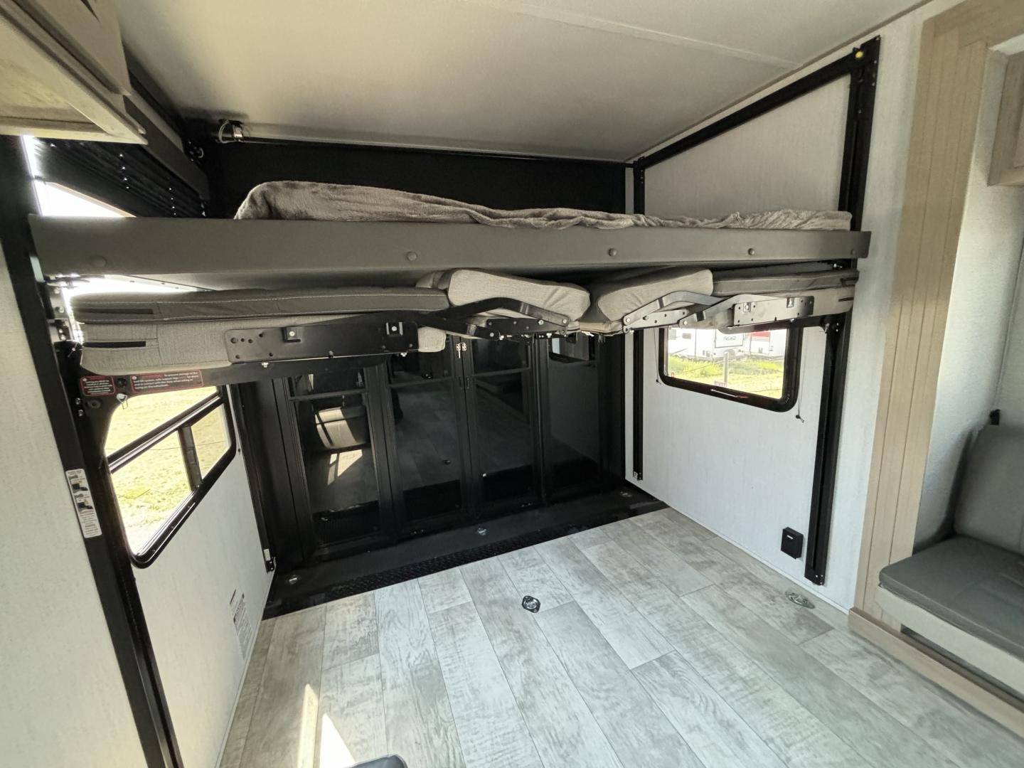 2024 Grand Design 2024 Grand Design Momentum - thumbnail 12