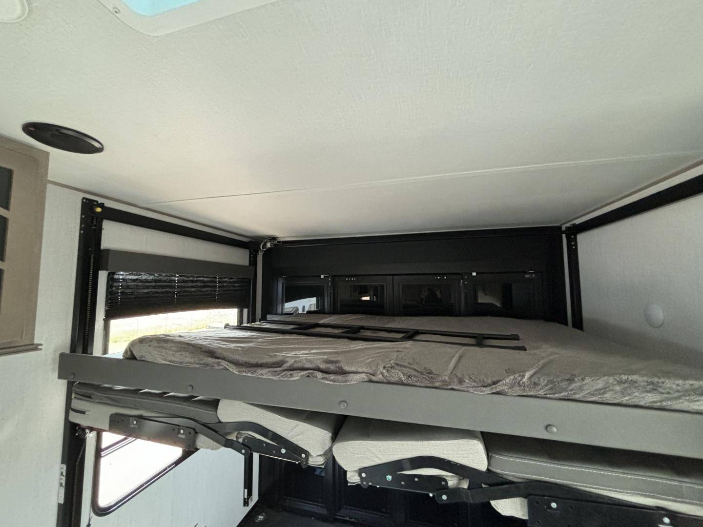 2024 Grand Design 2024 Grand Design Momentum - thumbnail 13