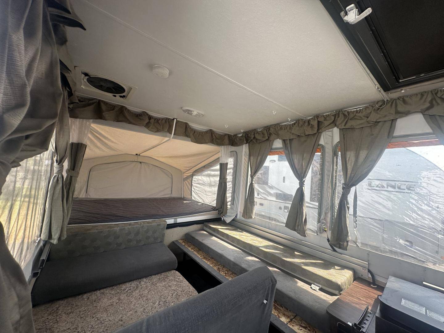 2012 Palomino 2012 Palomino Traverse - thumbnail 10