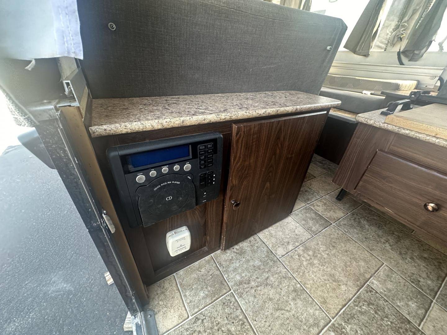 2012 Palomino 2012 Palomino Traverse - thumbnail 11