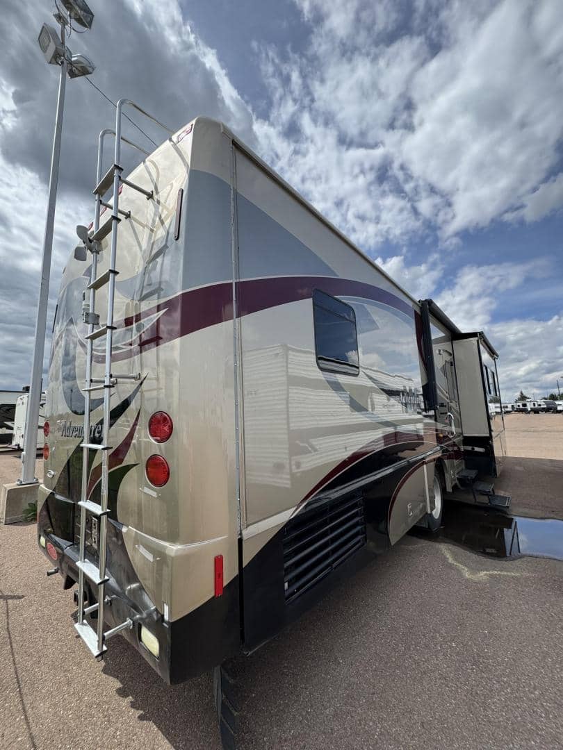 2010 Winnebago 2010 Winnebago Adventurer - thumbnail 3