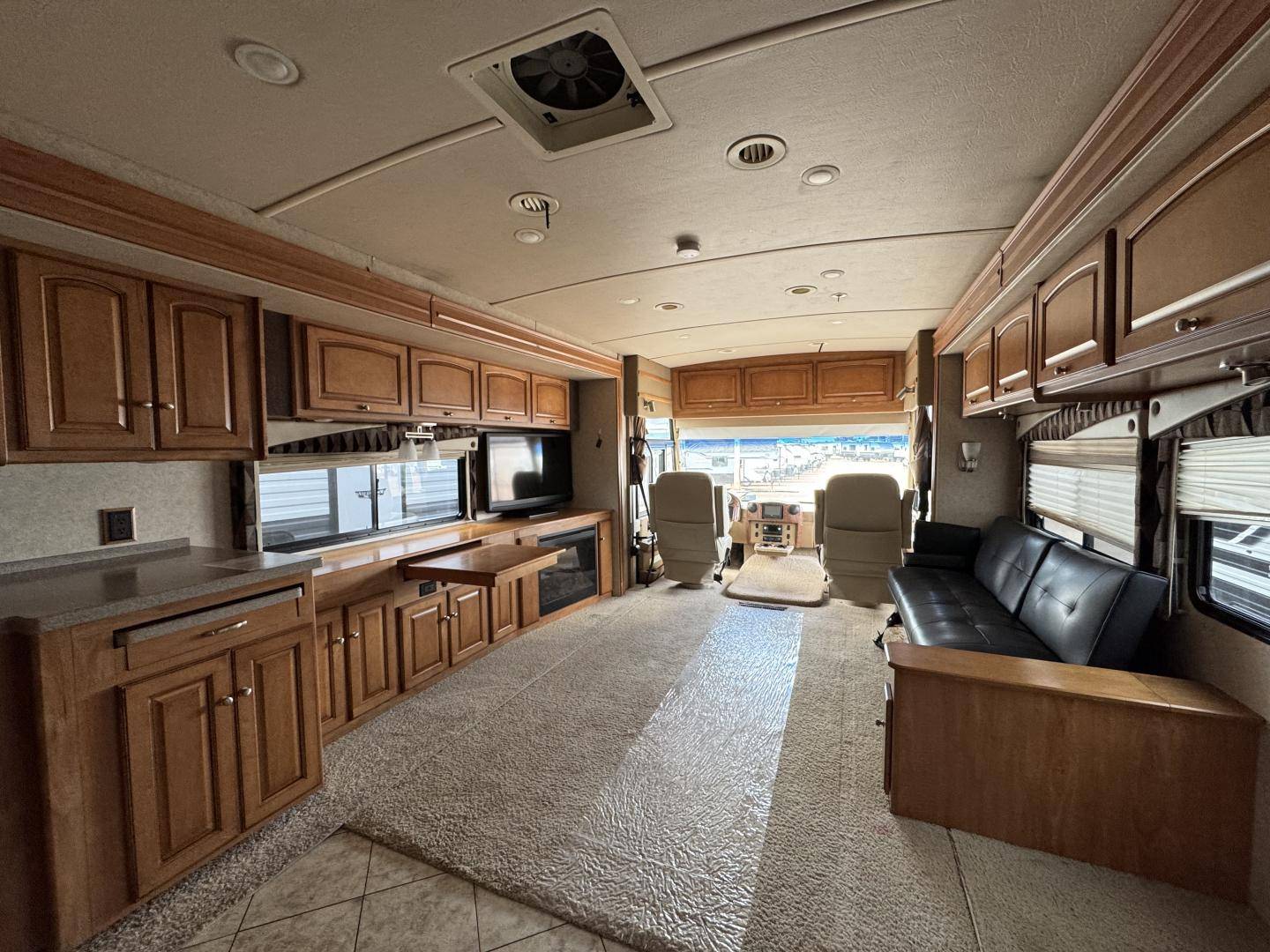 2010 Winnebago 2010 Winnebago Adventurer - thumbnail 5