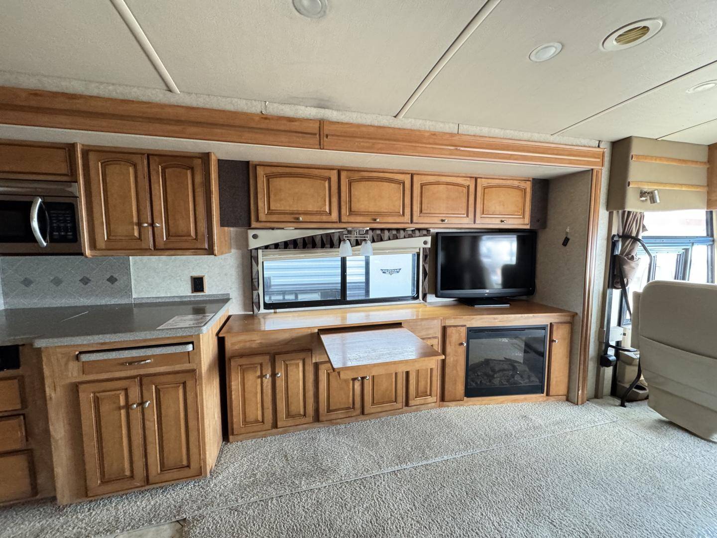 2010 Winnebago 2010 Winnebago Adventurer - thumbnail 7