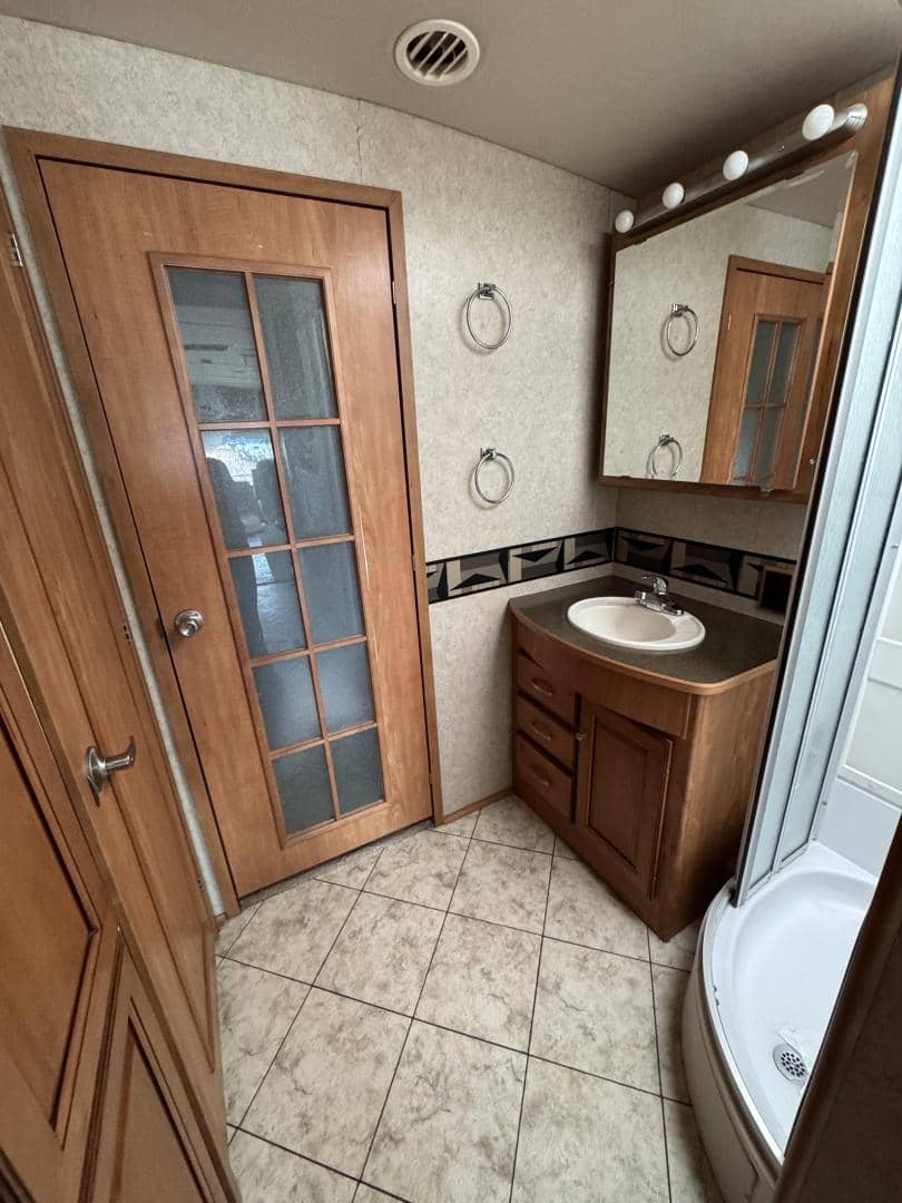 2010 Winnebago 2010 Winnebago Adventurer - thumbnail 10