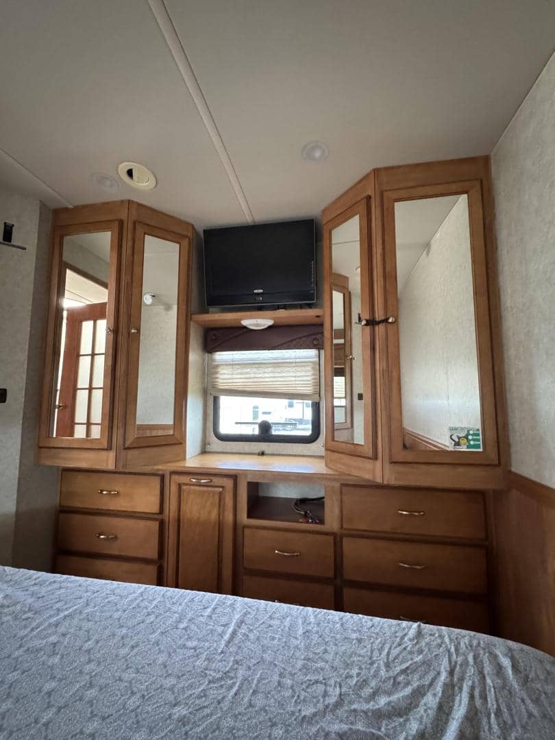 2010 Winnebago 2010 Winnebago Adventurer - thumbnail 14