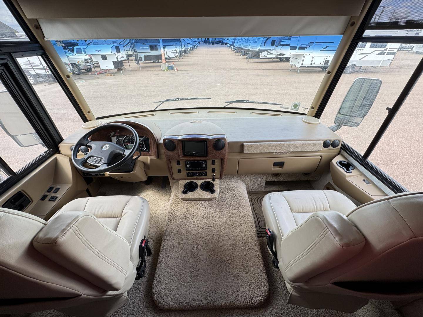 2010 Winnebago 2010 Winnebago Adventurer - thumbnail 16