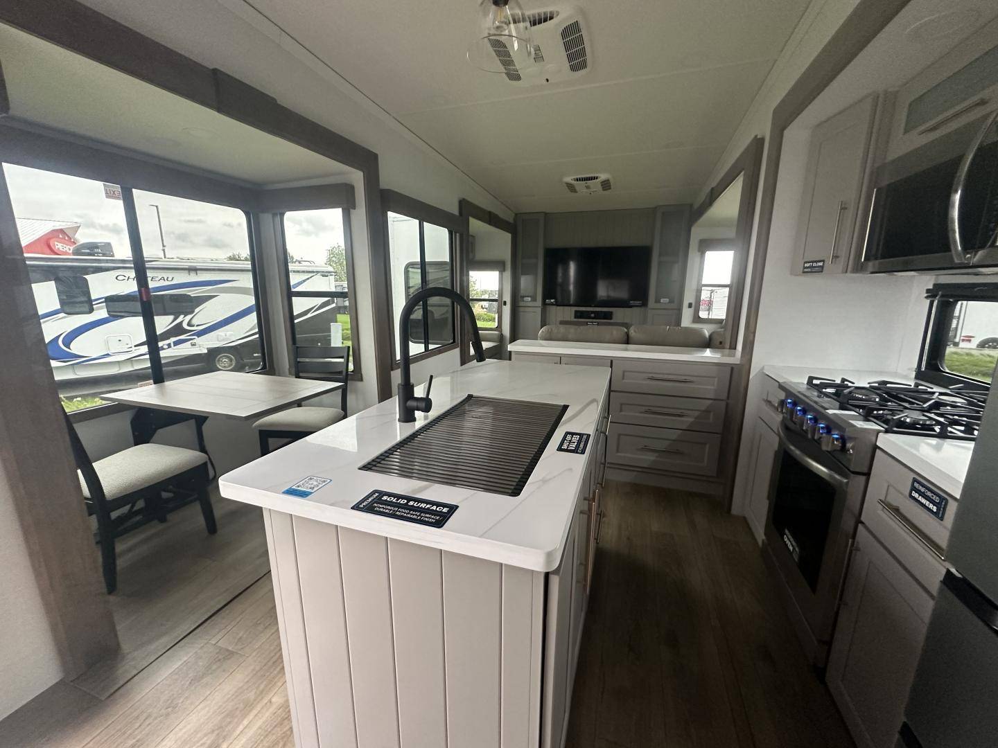 2025 Alliance RV 2025 Alliance RV Paradigm - thumbnail 16