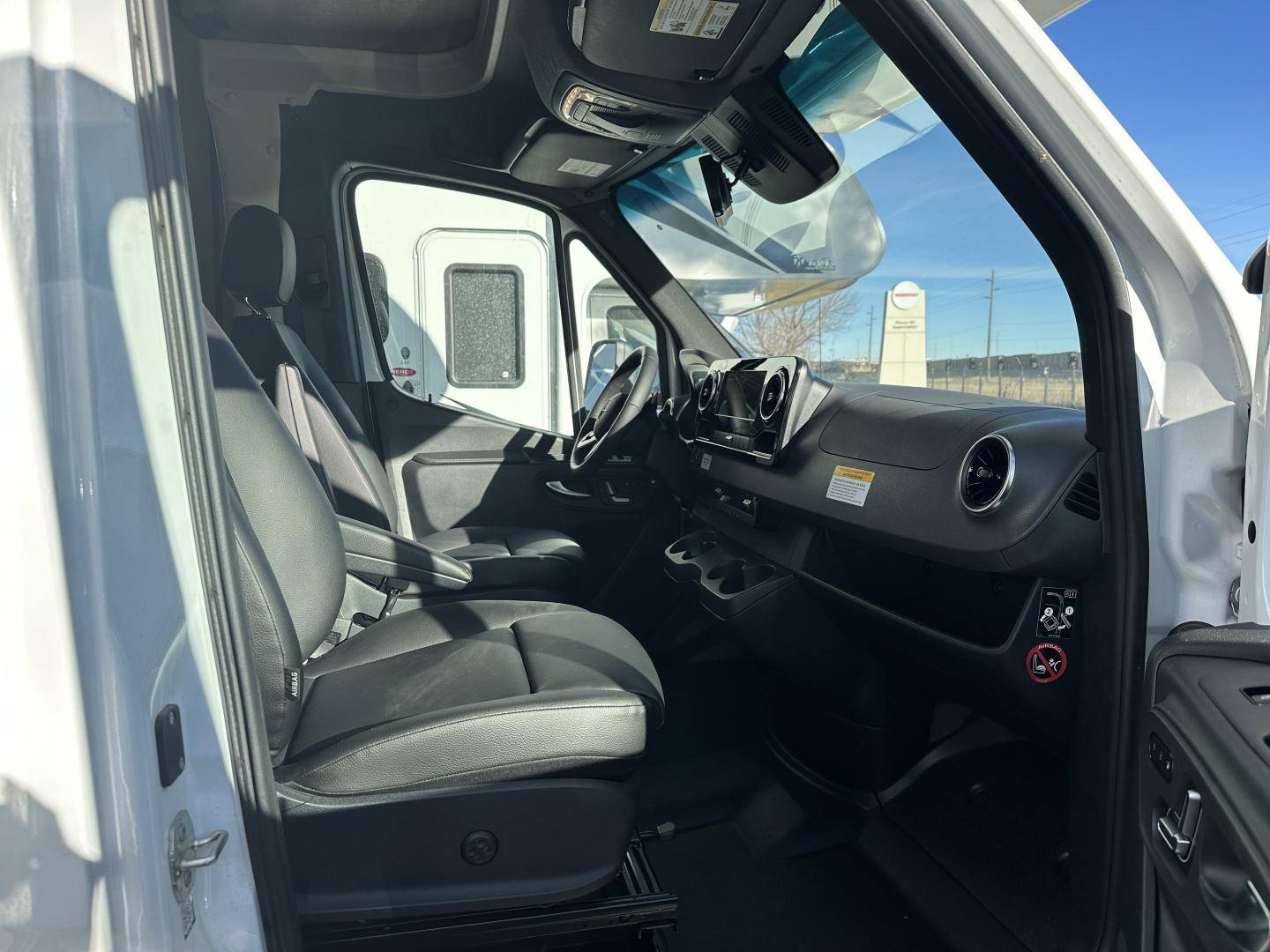 2025 Thor Motor Coach 2025 Thor Motor Coach Chateau - thumbnail 6