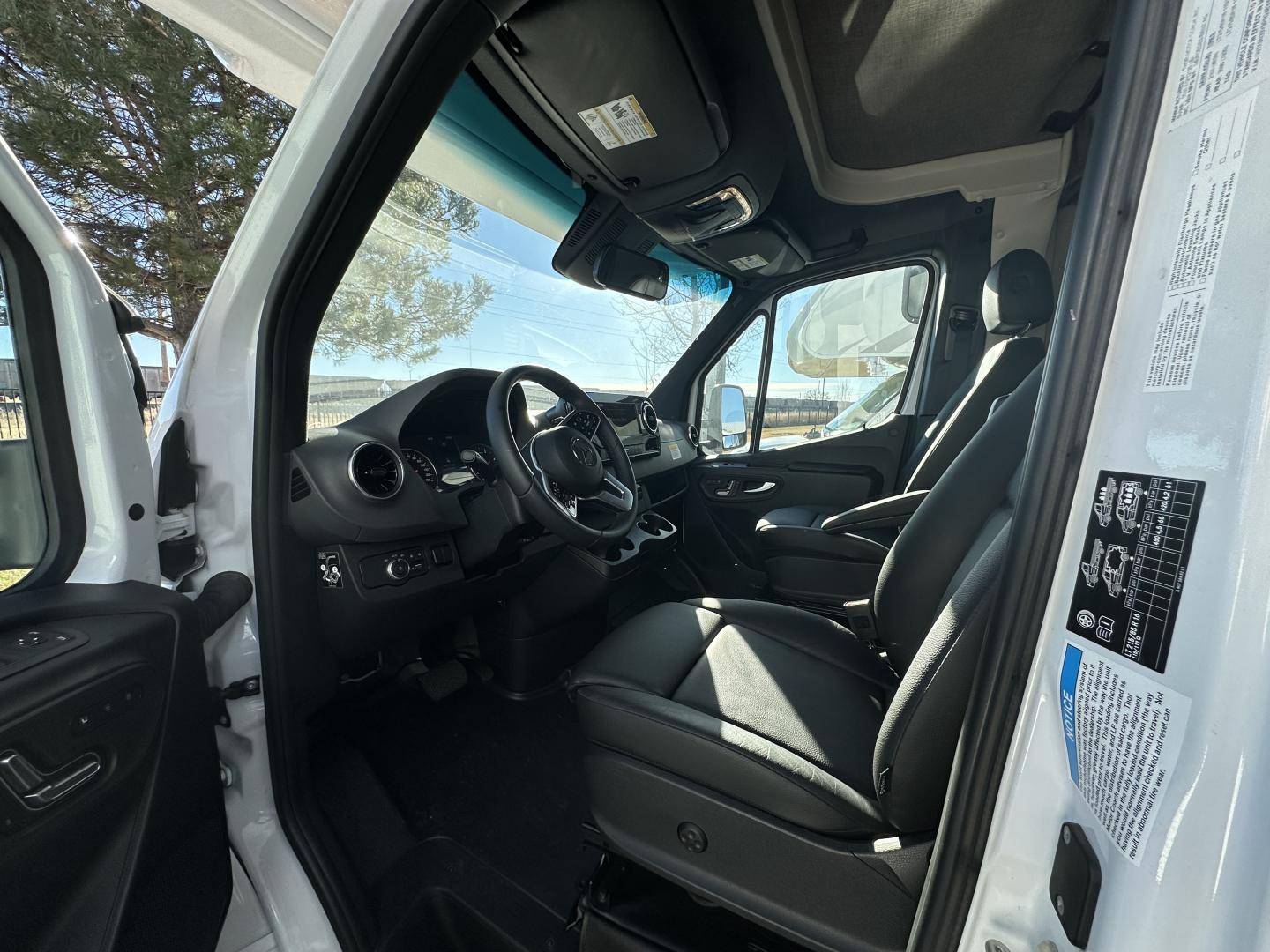 2025 Thor Motor Coach 2025 Thor Motor Coach Chateau - thumbnail 7