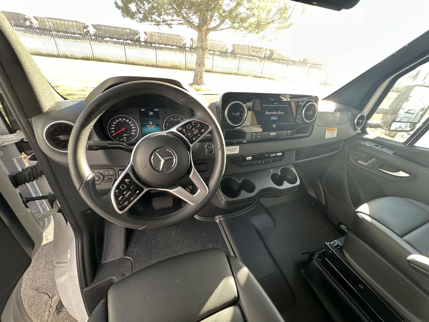 2025 Thor Motor Coach 2025 Thor Motor Coach Chateau - thumbnail 8