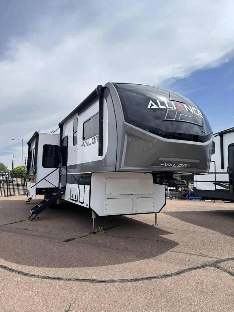 2025 Alliance RV 2025 Alliance RV Valor - thumbnail 1