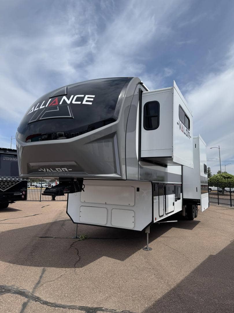 2025 Alliance RV 2025 Alliance RV Valor - thumbnail 3