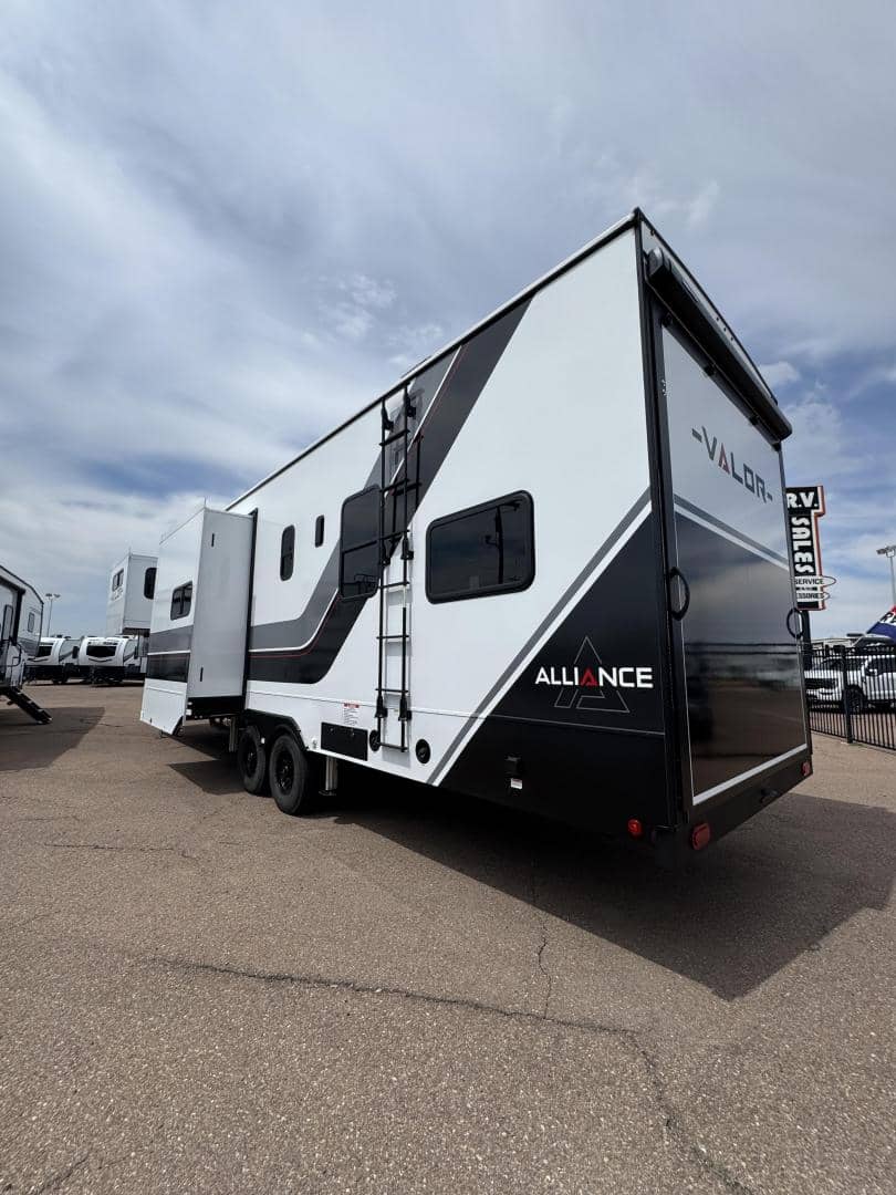 2025 Alliance RV 2025 Alliance RV Valor - thumbnail 4