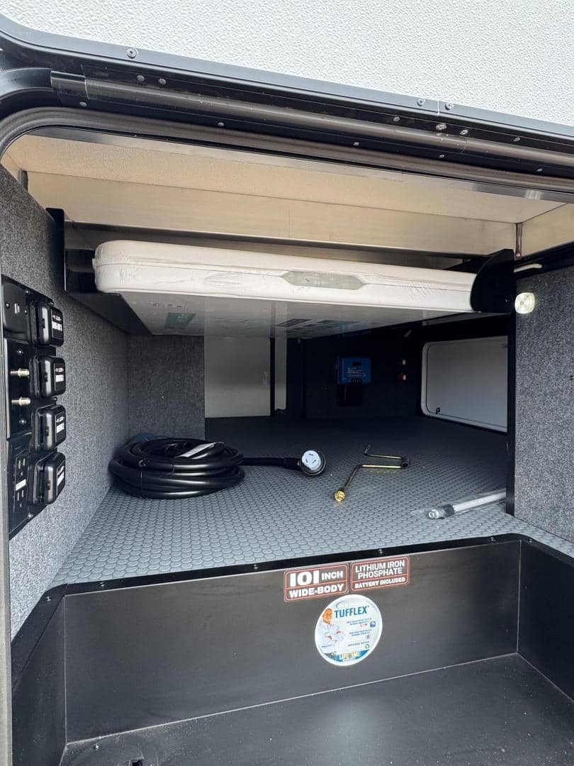 2025 Alliance RV 2025 Alliance RV Valor - thumbnail 6