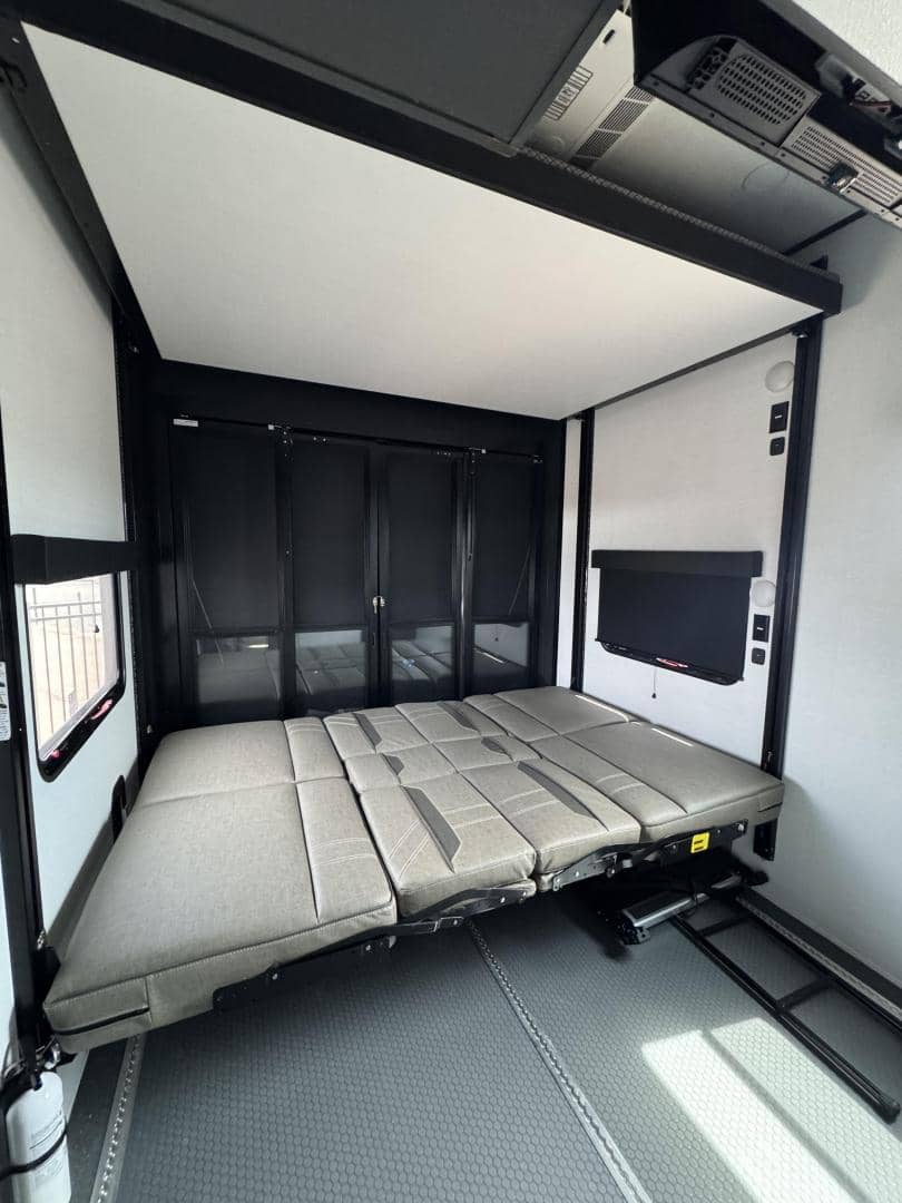 2025 Alliance RV 2025 Alliance RV Valor - thumbnail 14