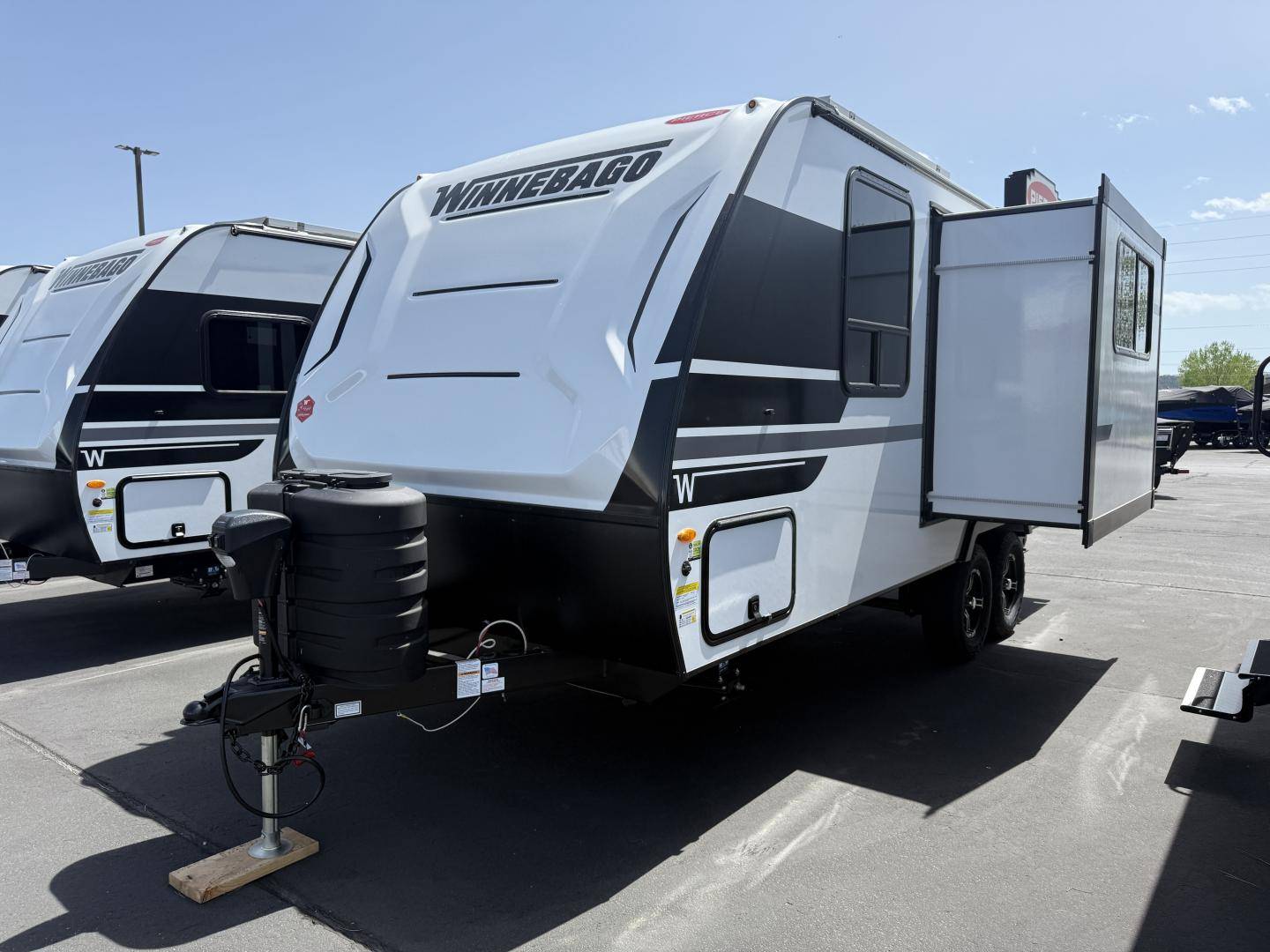 2025 Winnebago 2025 Winnebago Micro Minnie - thumbnail 3