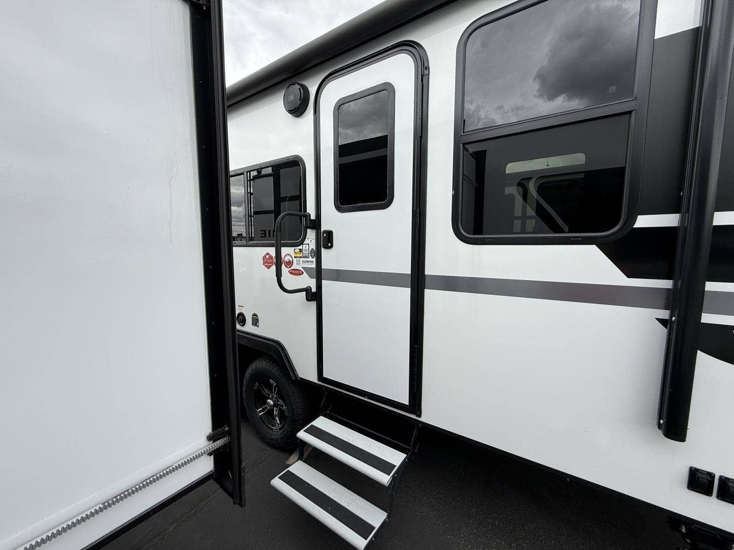 2025 Winnebago 2025 Winnebago Micro Minnie - thumbnail 9