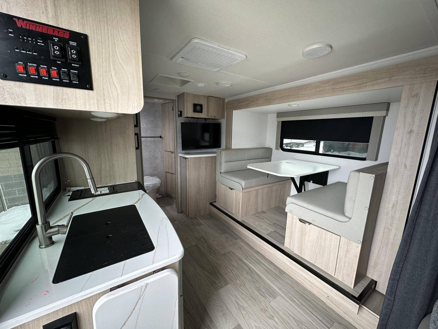 2025 Winnebago 2025 Winnebago Micro Minnie - thumbnail 11