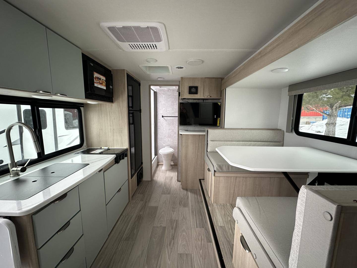 2025 Winnebago 2025 Winnebago Micro Minnie - thumbnail 12