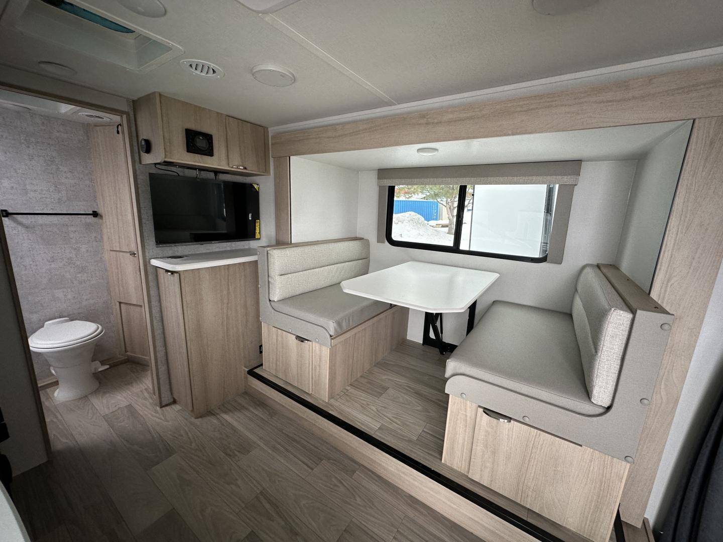 2025 Winnebago 2025 Winnebago Micro Minnie - thumbnail 17