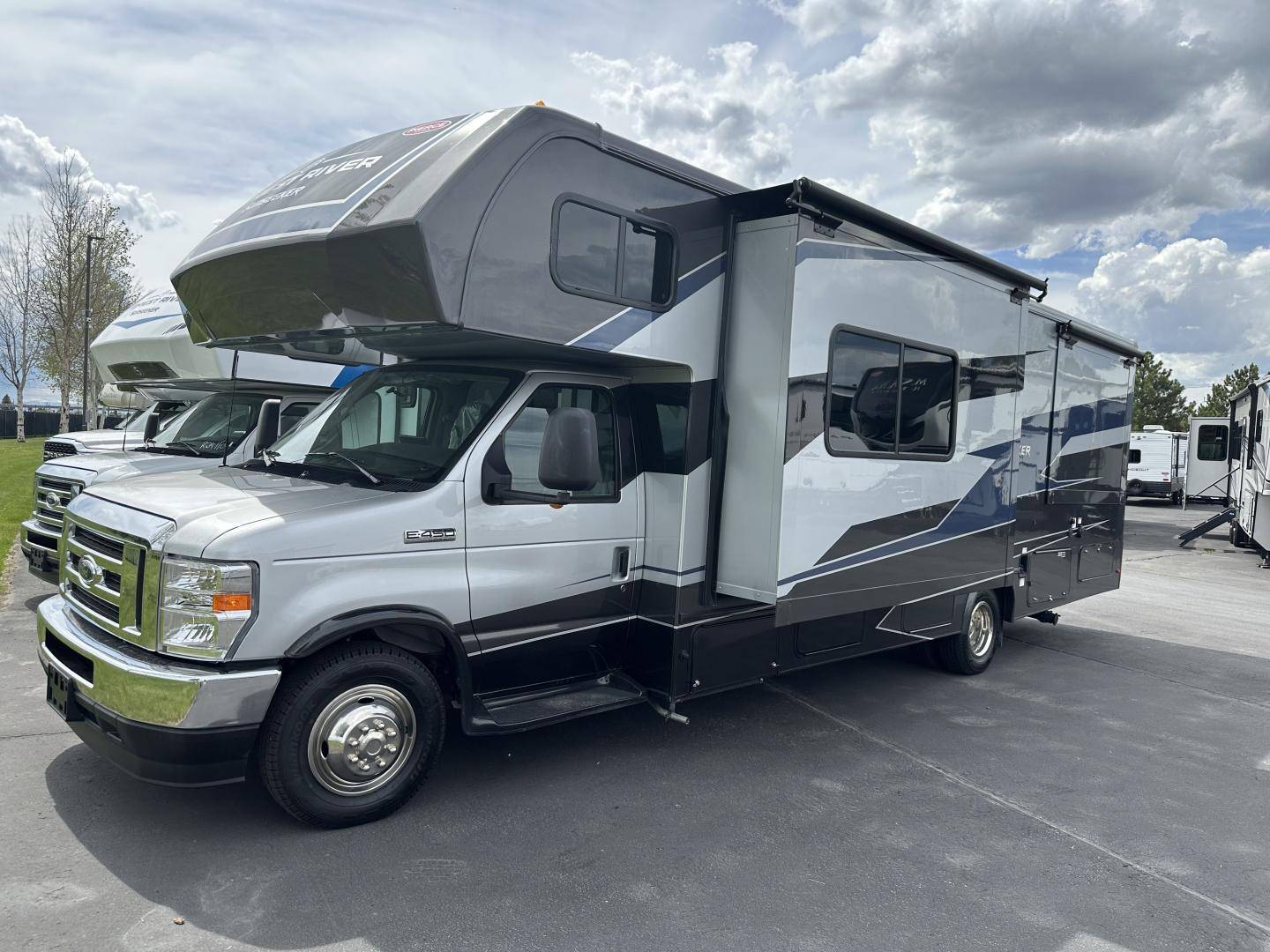 2025 Forest River RV 2025 Forest River RV Sunseeker - thumbnail 1