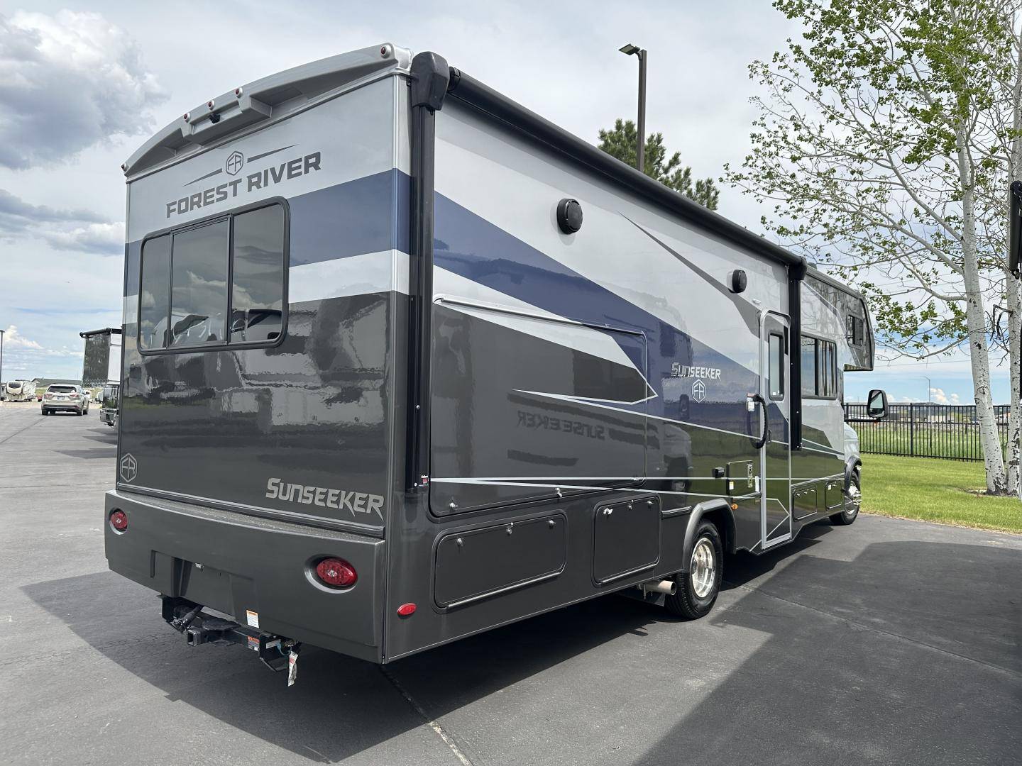 2025 Forest River RV 2025 Forest River RV Sunseeker - thumbnail 4