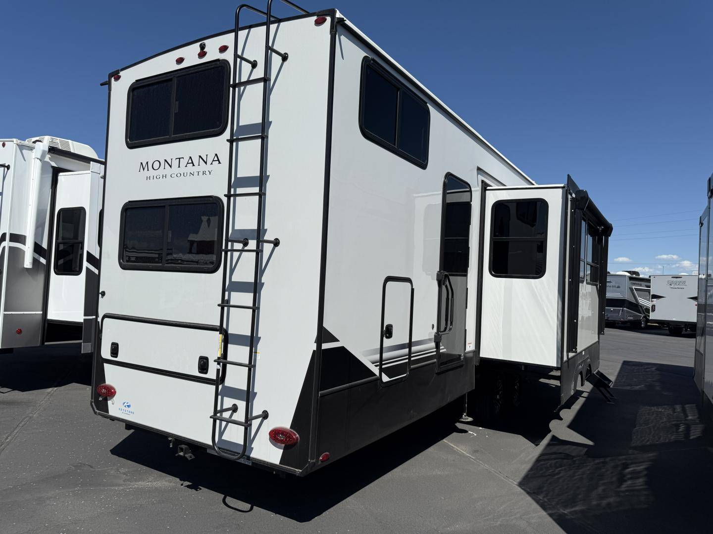 2025 Keystone RV 2025 Keystone RV Montana High Country - thumbnail 5