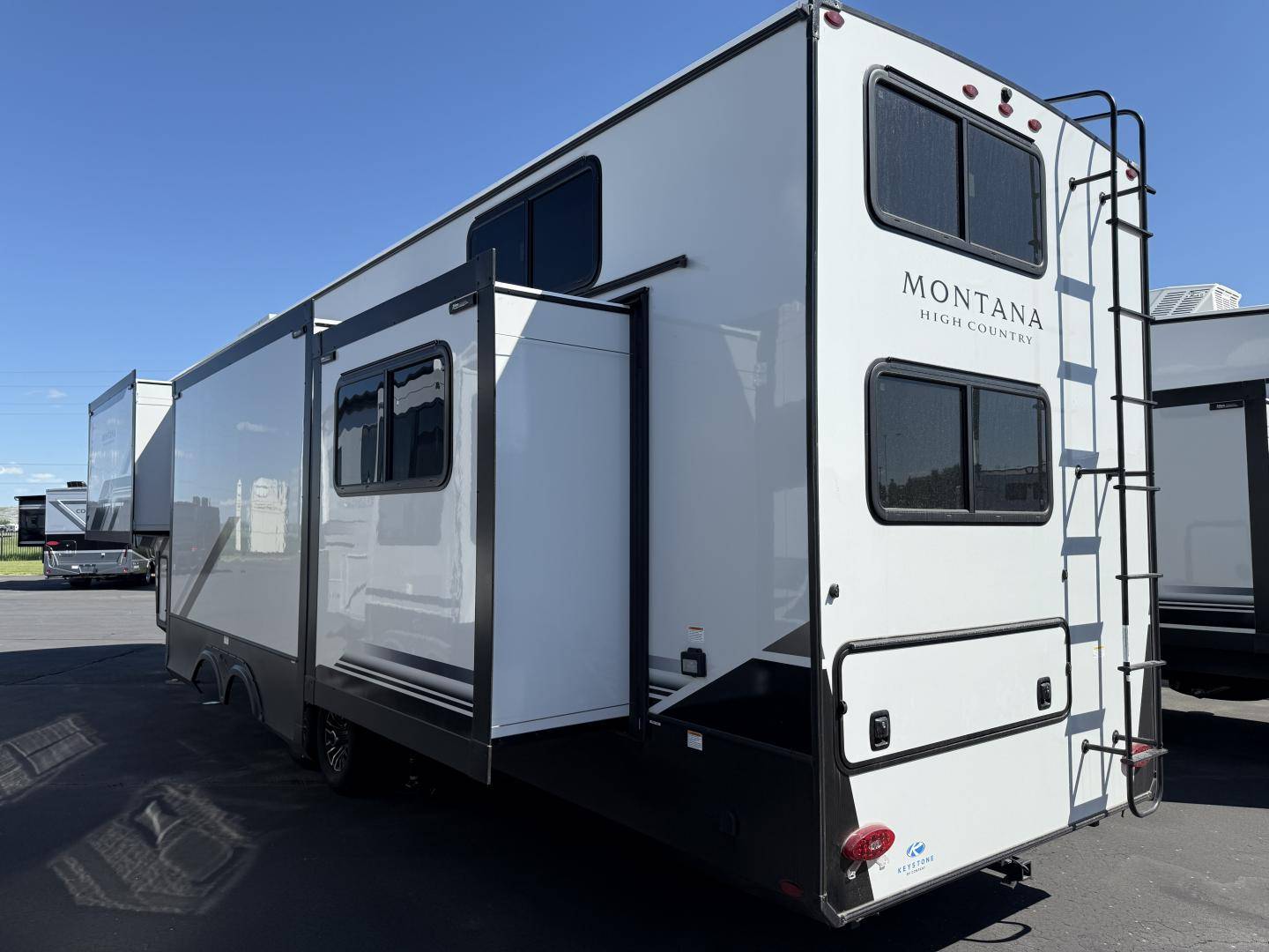 2025 Keystone RV 2025 Keystone RV Montana High Country - thumbnail 6